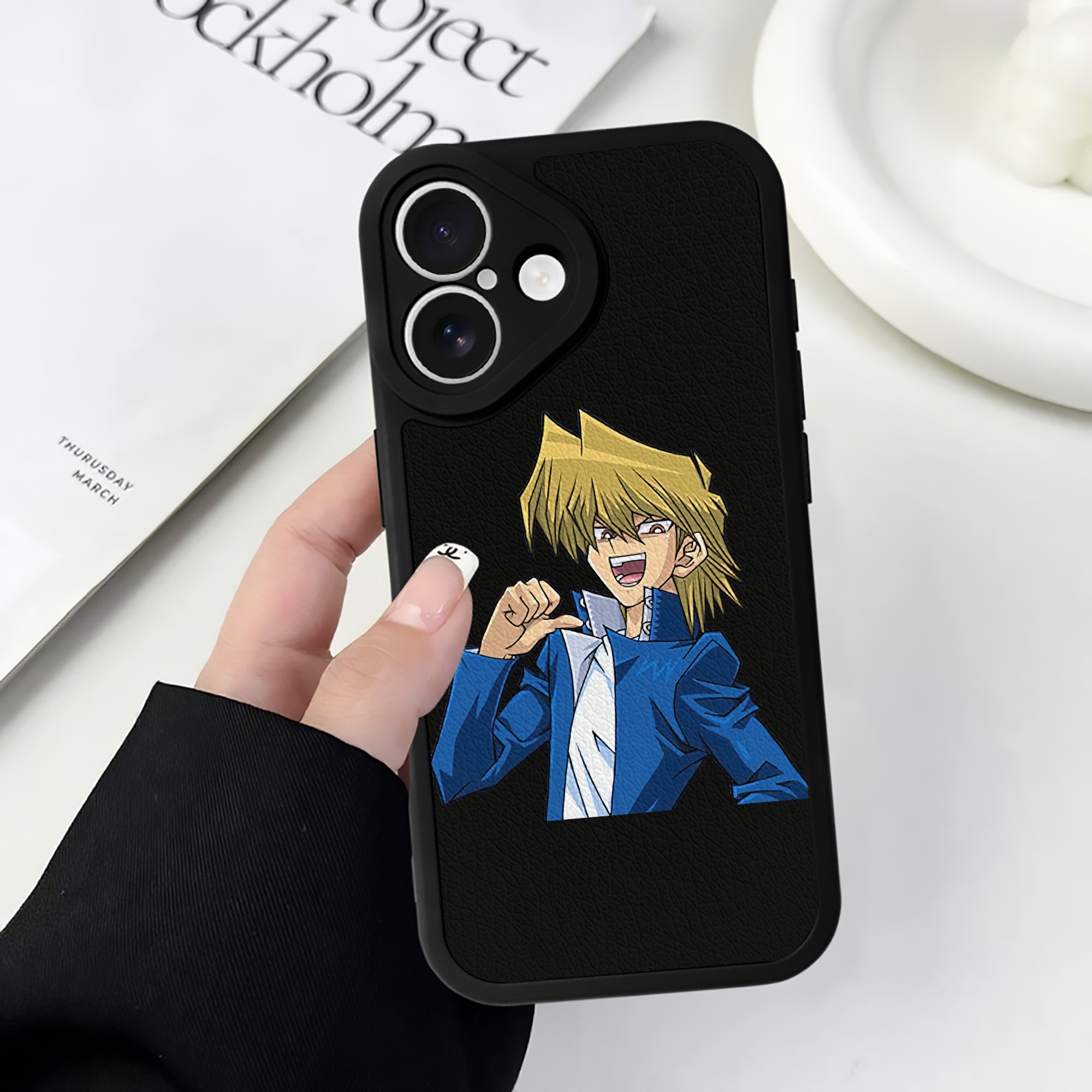 遊☆戯☆王 Yu-Gi-Oh! 【iPhone 16シリーズ対応】シリコンスマホケース（レザー調） 材質：シリコン